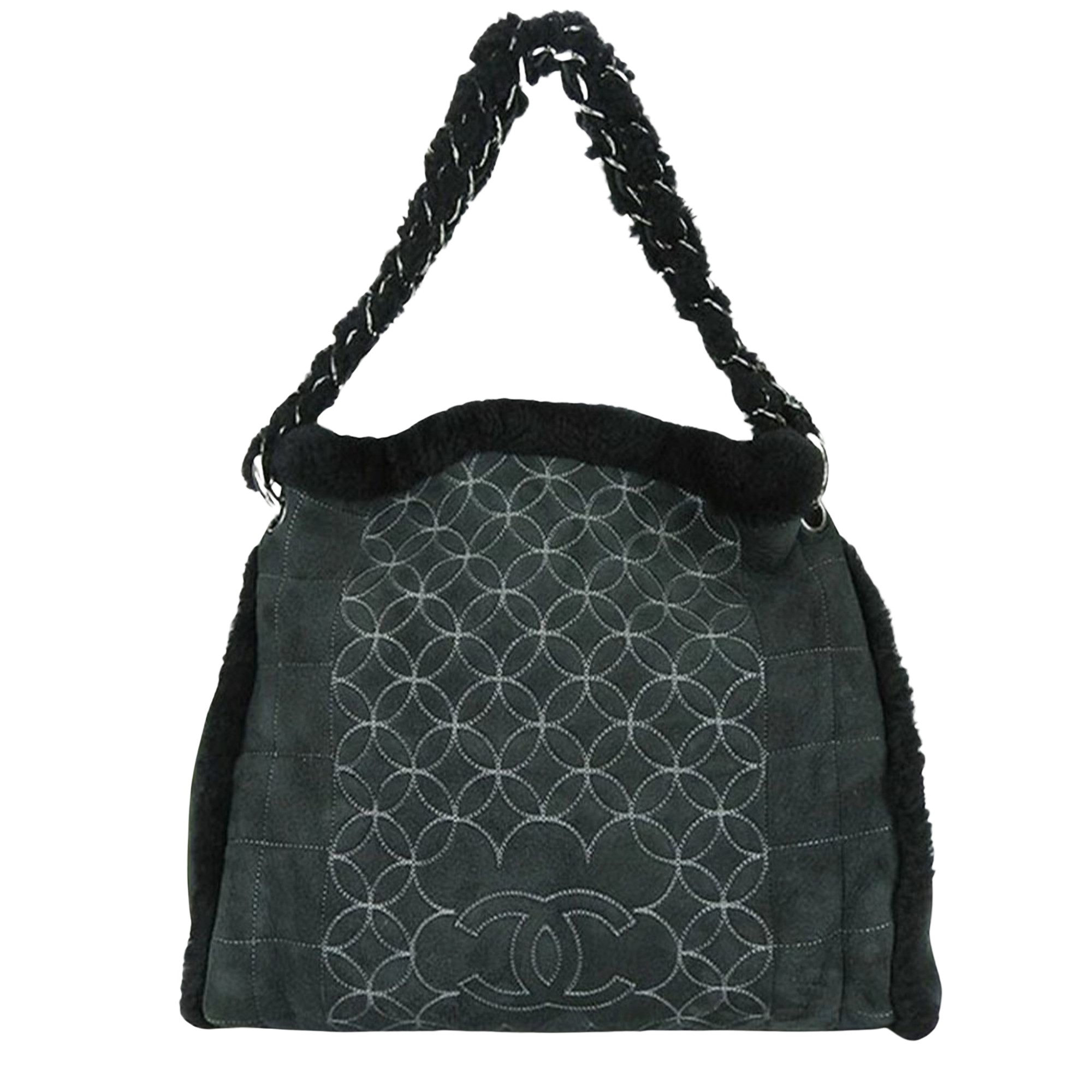Chanel Quilted Grey Wool Tote Bag (Pre-Owned) Chanel Quilted Grey Wool Tote Bag (Pre-Owned)